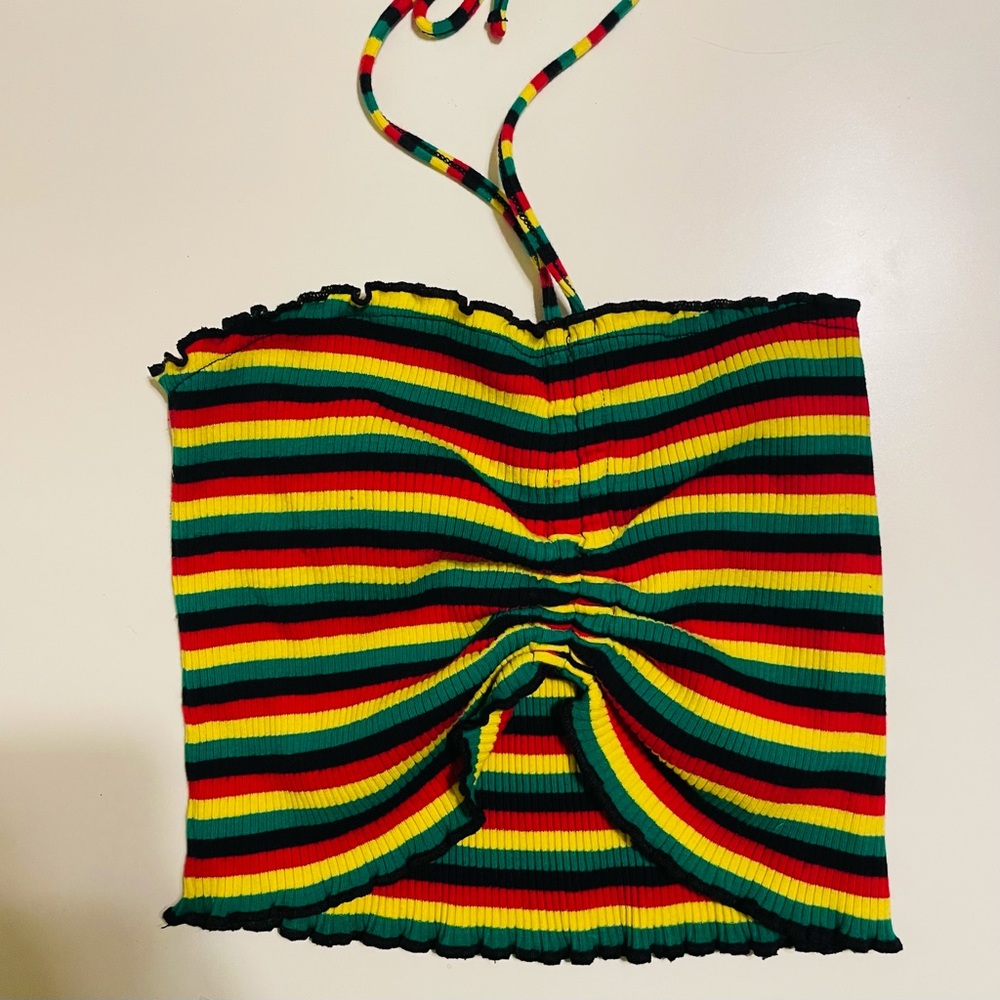 Festive shirt! Medium. Selling because I can’t fit